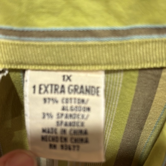 Button down shirt- like new - Picture 3 of 10